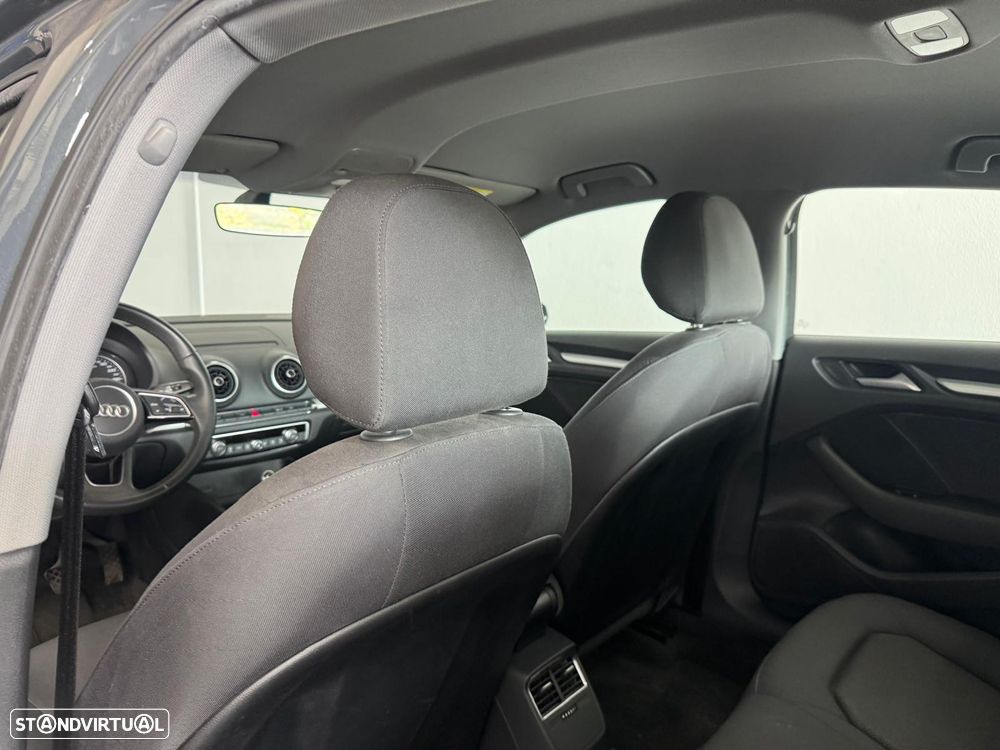 Audi A3 Limousine 30 TDI - 12