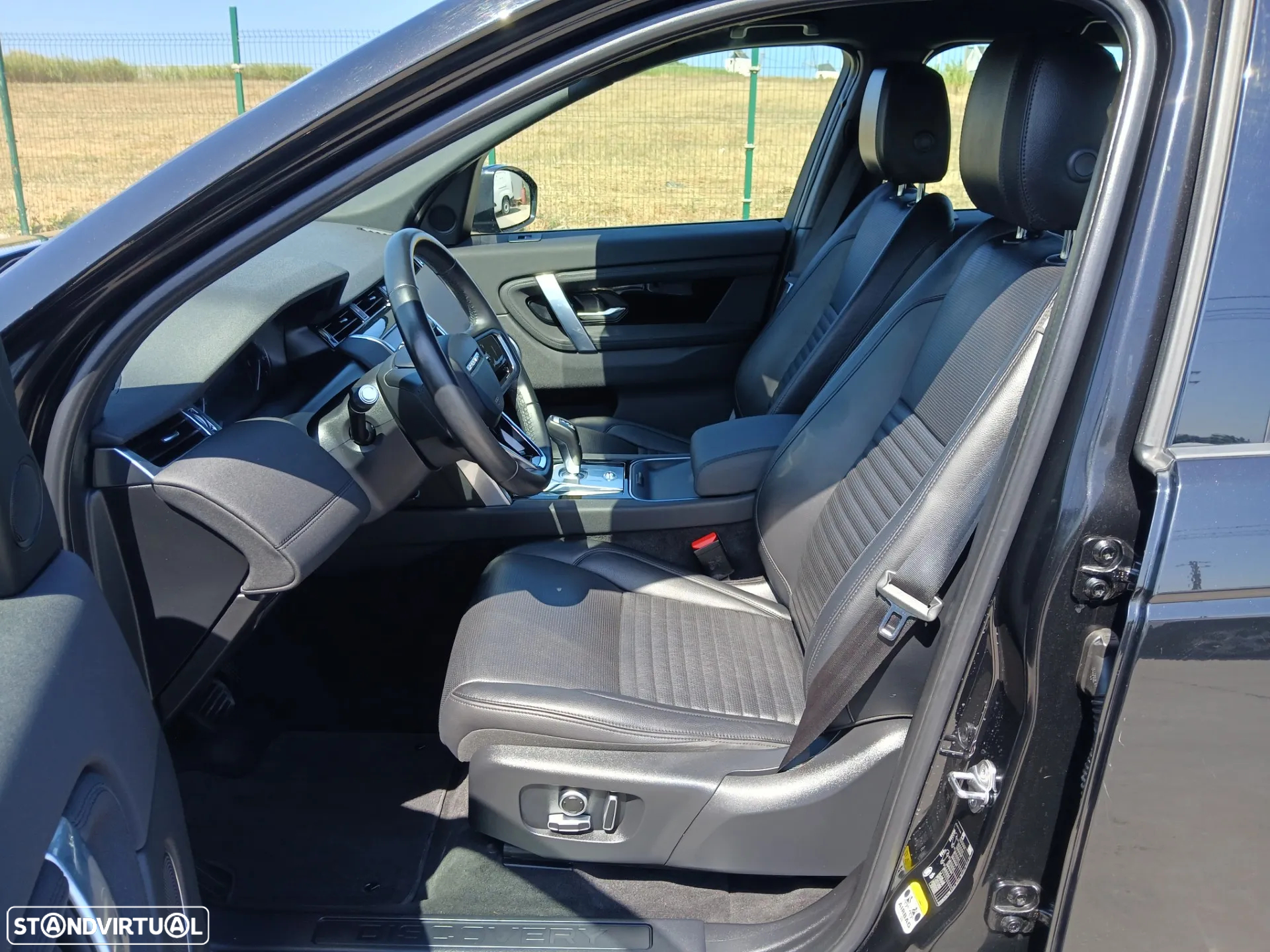 Land Rover Discovery Sport 1.5 I3 P300e AWD R-Dynamic SE - 19
