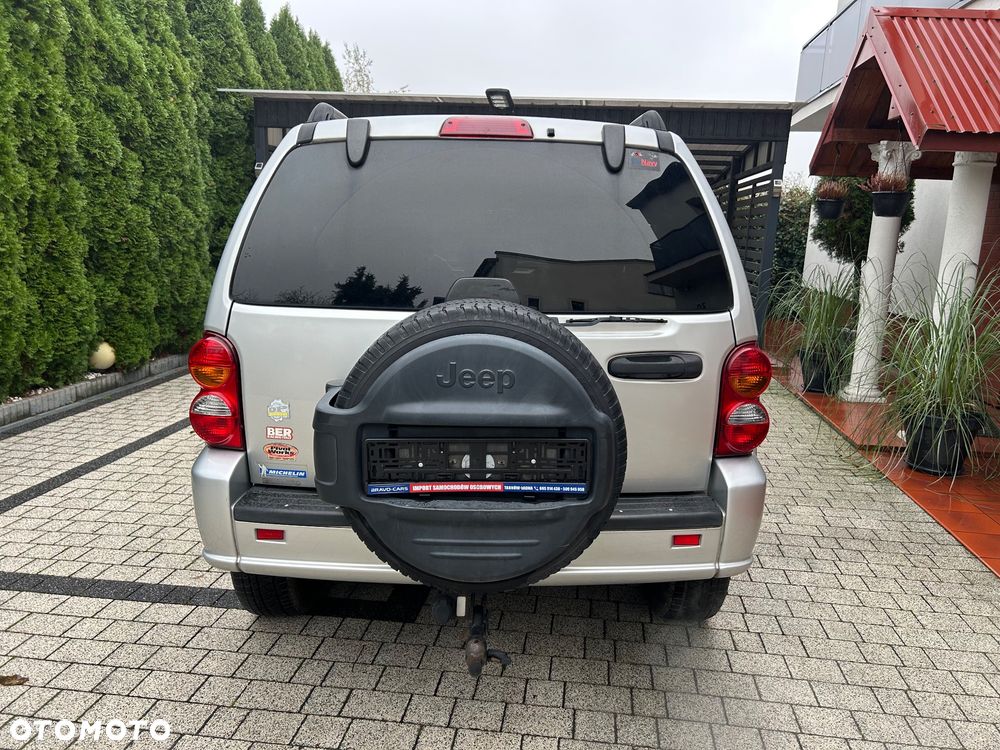 Jeep Cherokee 2004 photo 2