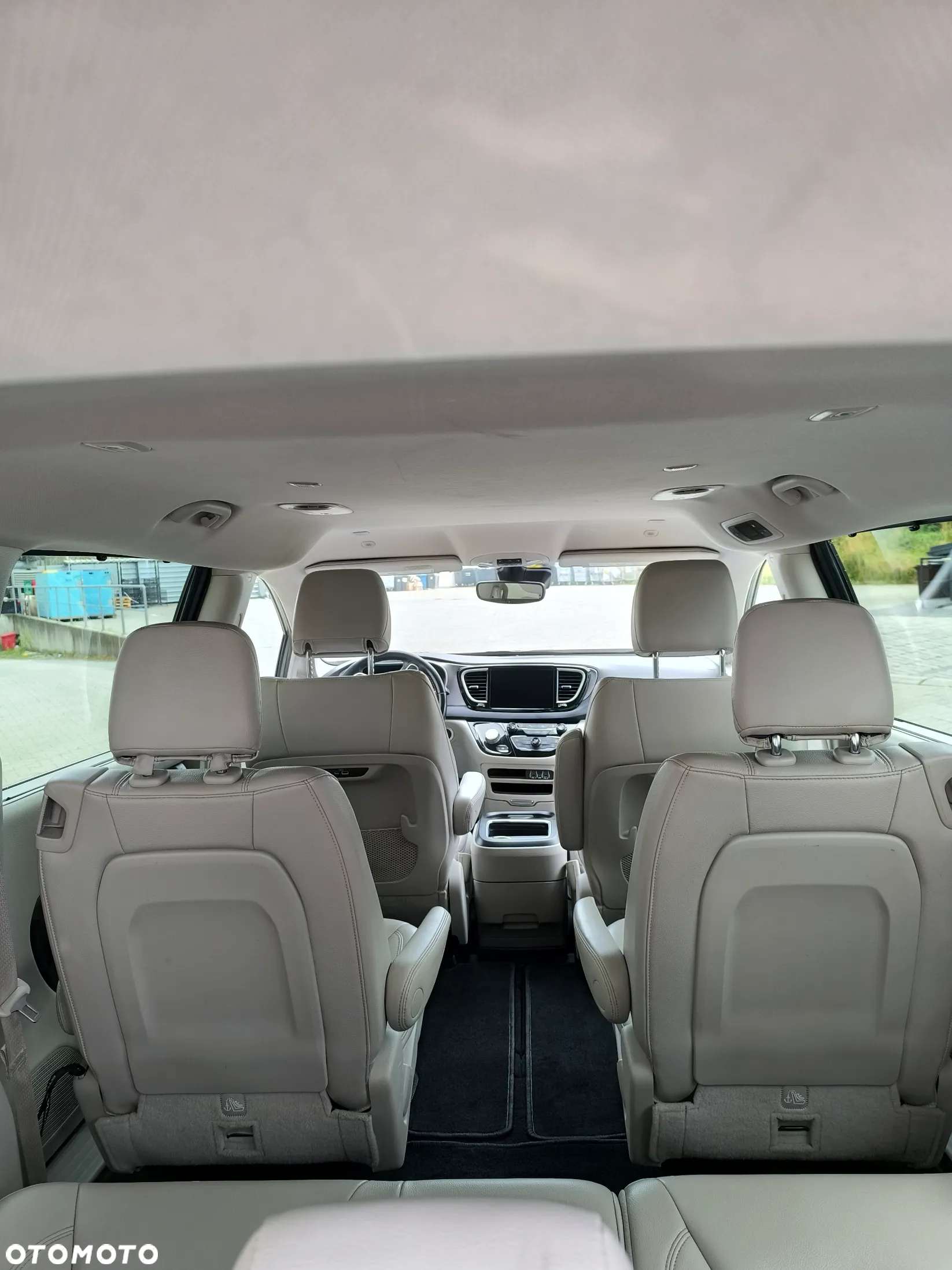 Chrysler Pacifica - 19