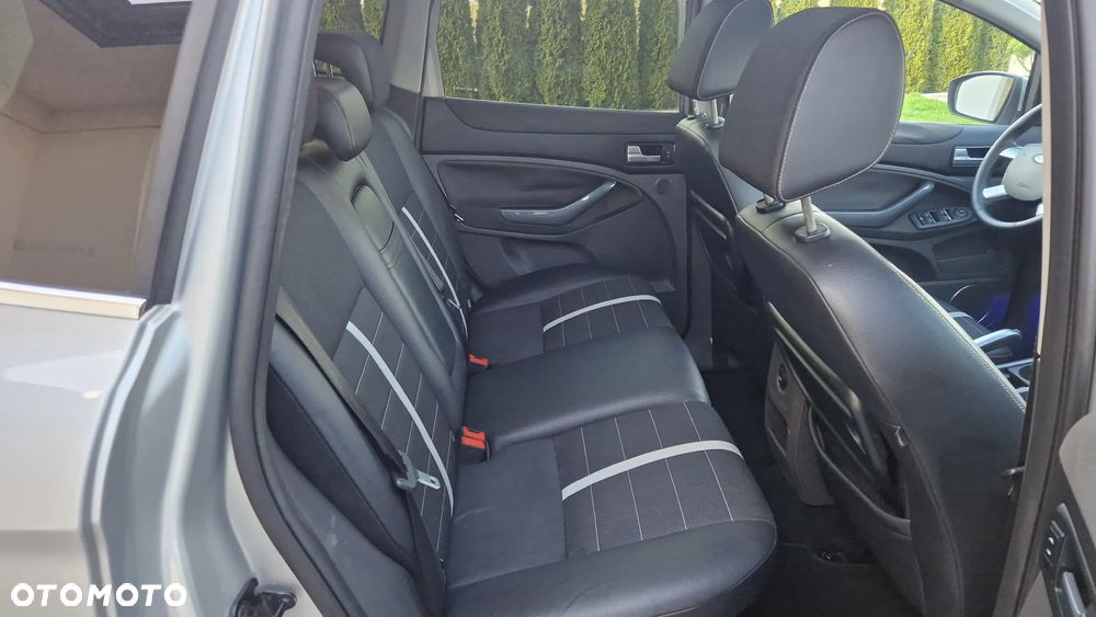 Ford Kuga 2.0 TDCi 4x4 Titanium - 15