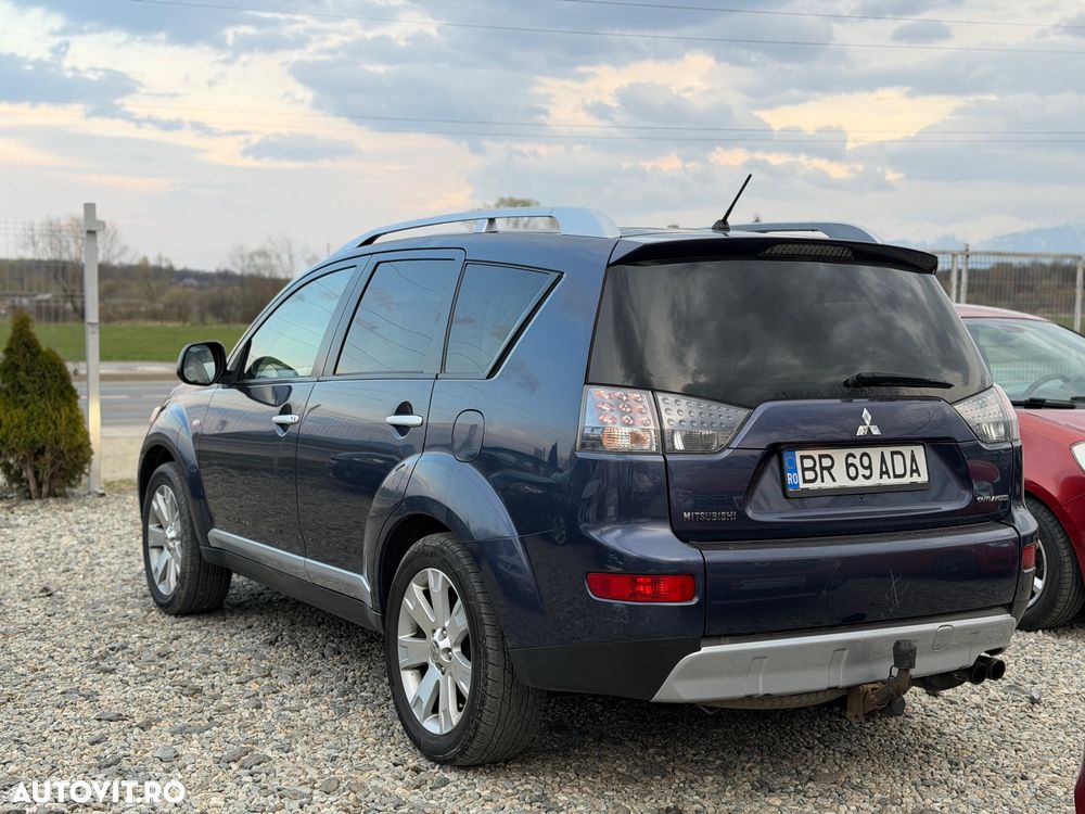 Mitsubishi Outlander 2.0 DI-D Intense+ - 3