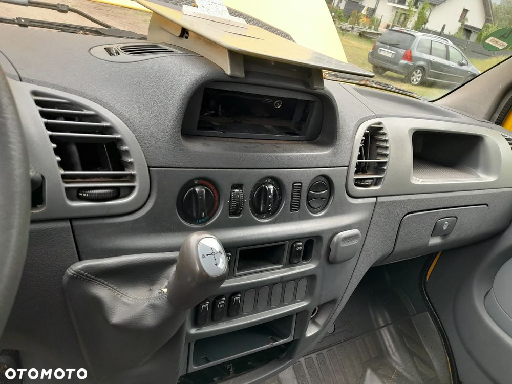 Mercedes-Benz Sprinter - 14