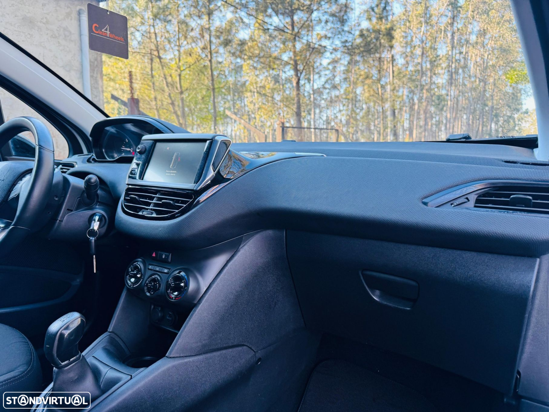 Peugeot 208 1.6 BlueHDi Style - 25