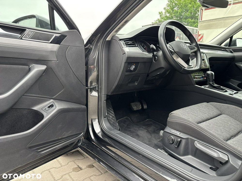 Volkswagen Passat - 10