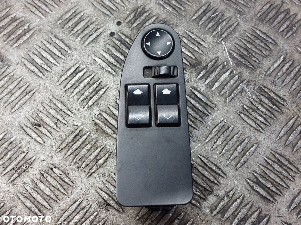 PANEL STEROWANIA SZYB BMW E39 8368967 - 1