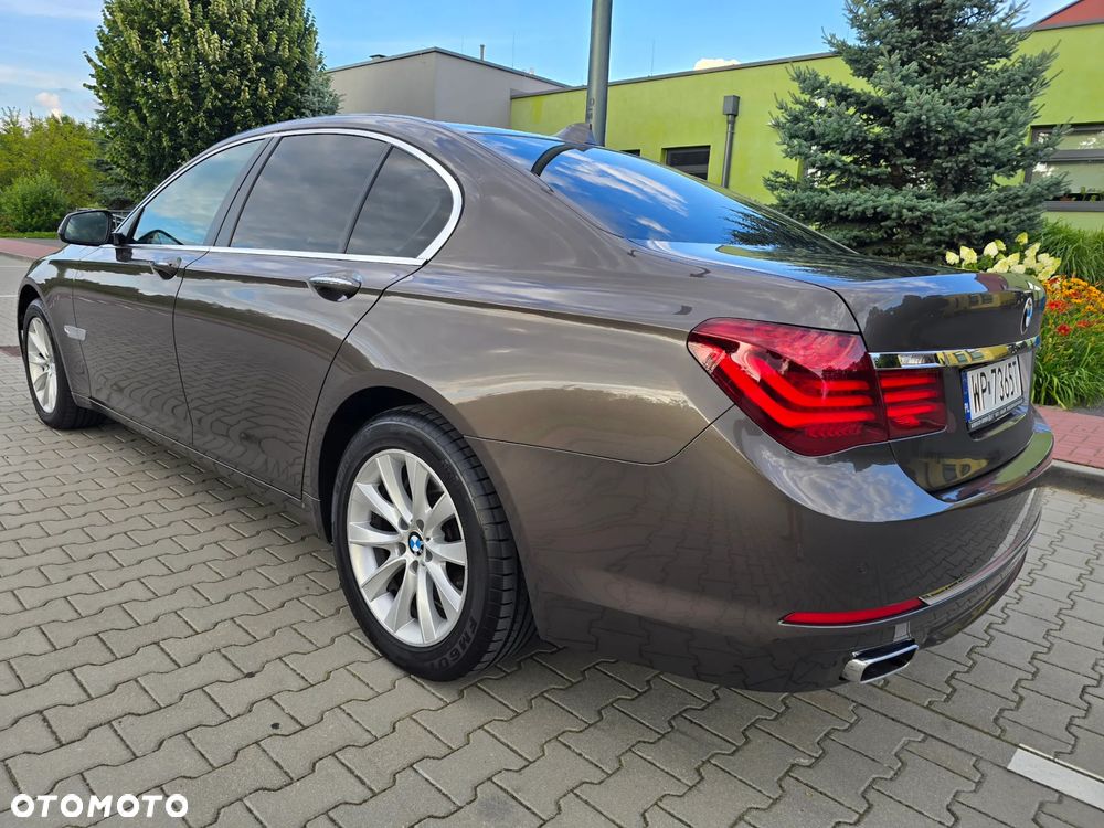 BMW Seria 7 750d xDrive Blue Performance Edition Exclusive - 12