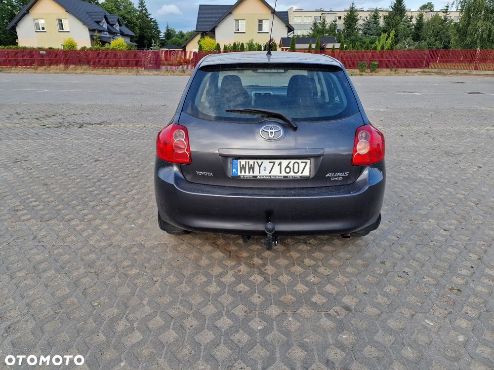 Toyota Auris 2.0 D-4D Prestige - 2