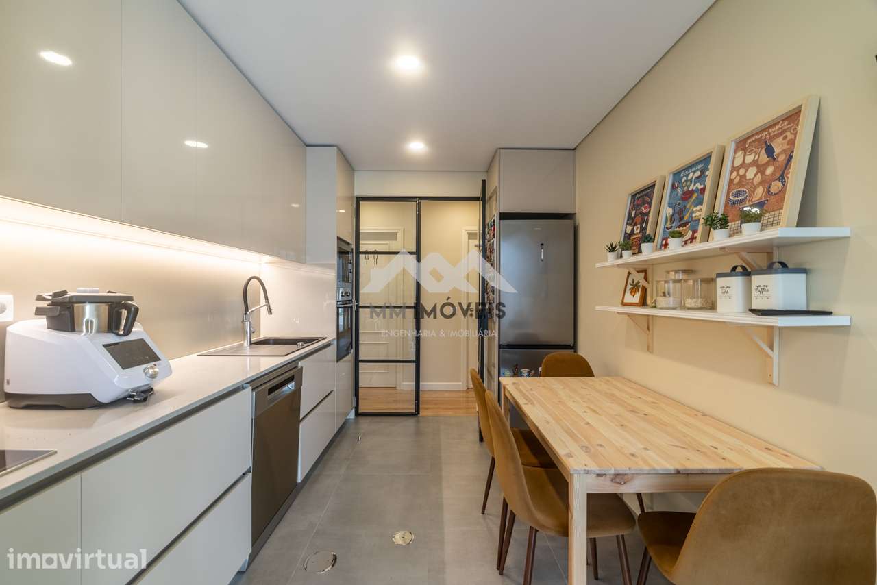 T3 Renovado | Área total 334m2 |  Terraço 130m2 | Garagem | Junto Praç - Grande imagem: 2/60