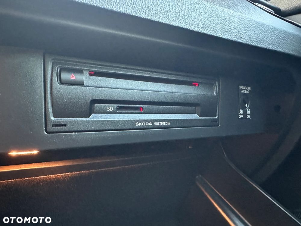 Skoda Octavia Scout 2.0 TDI 4x4 DSG - 35