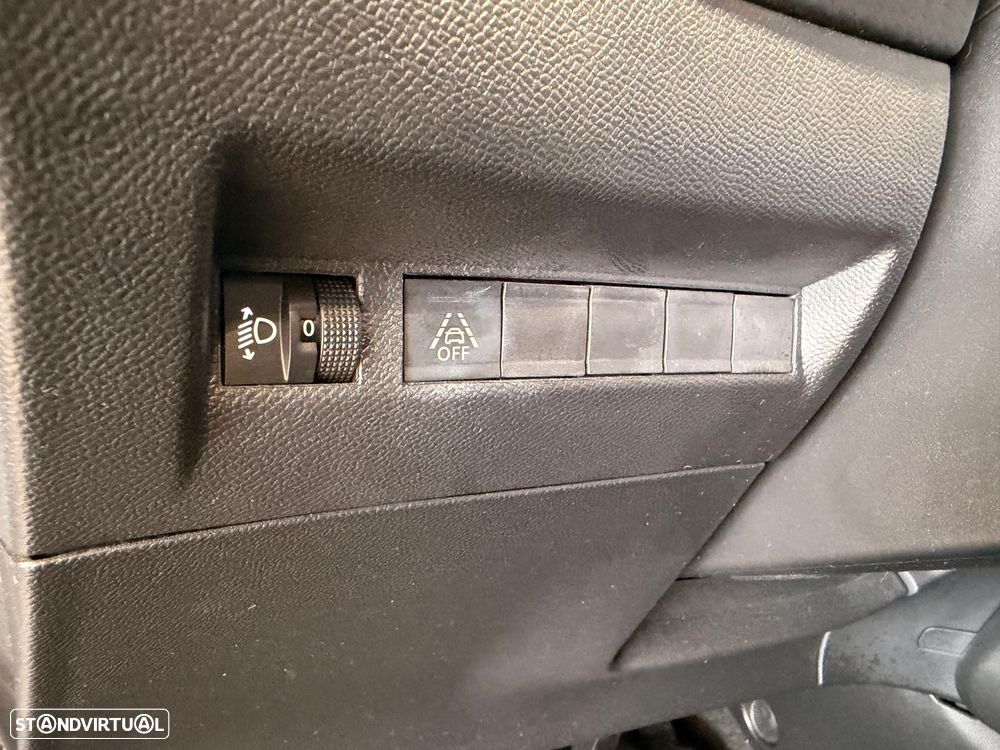 Peugeot 208 1.2 PureTech Active - 33