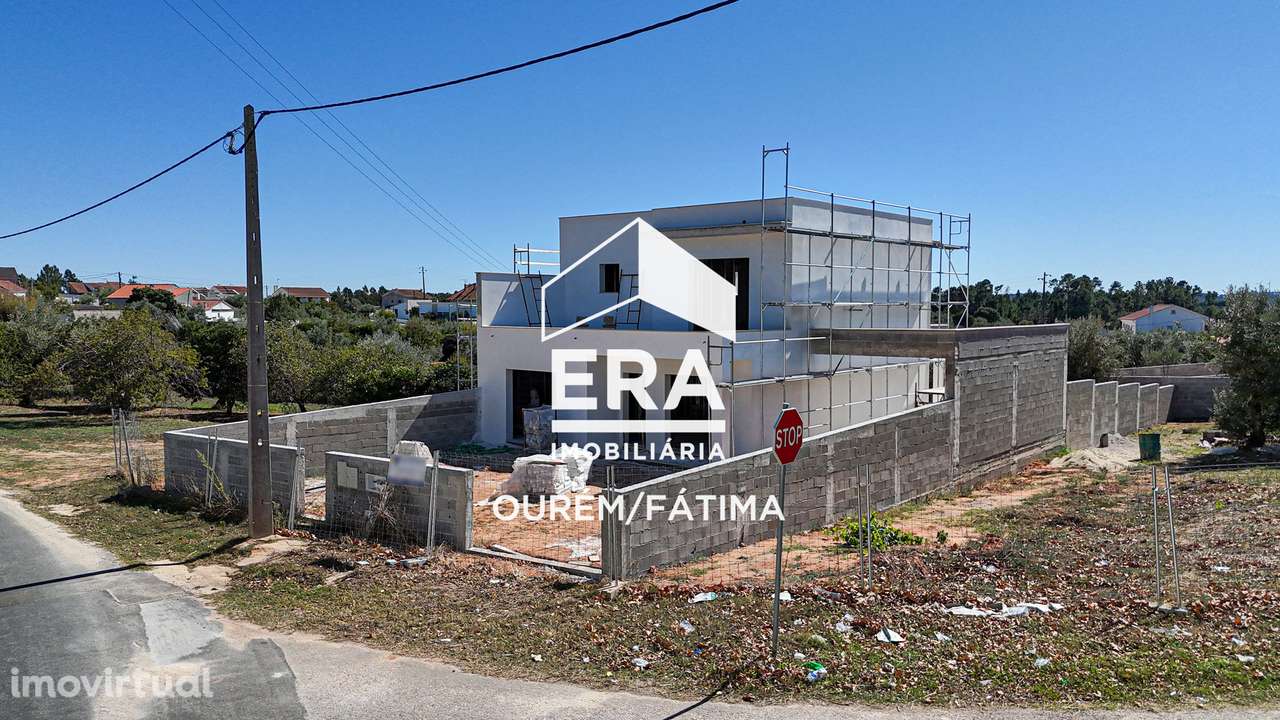 Moradia T4 em fase de construção - Grande imagem: 2/24