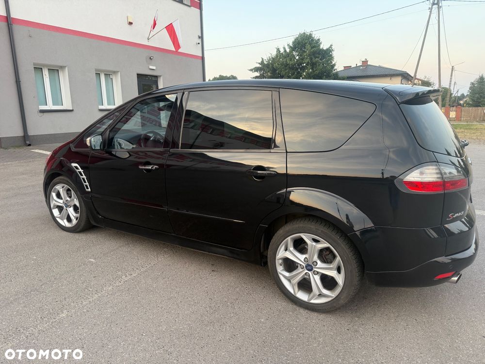 Ford S-Max - 11