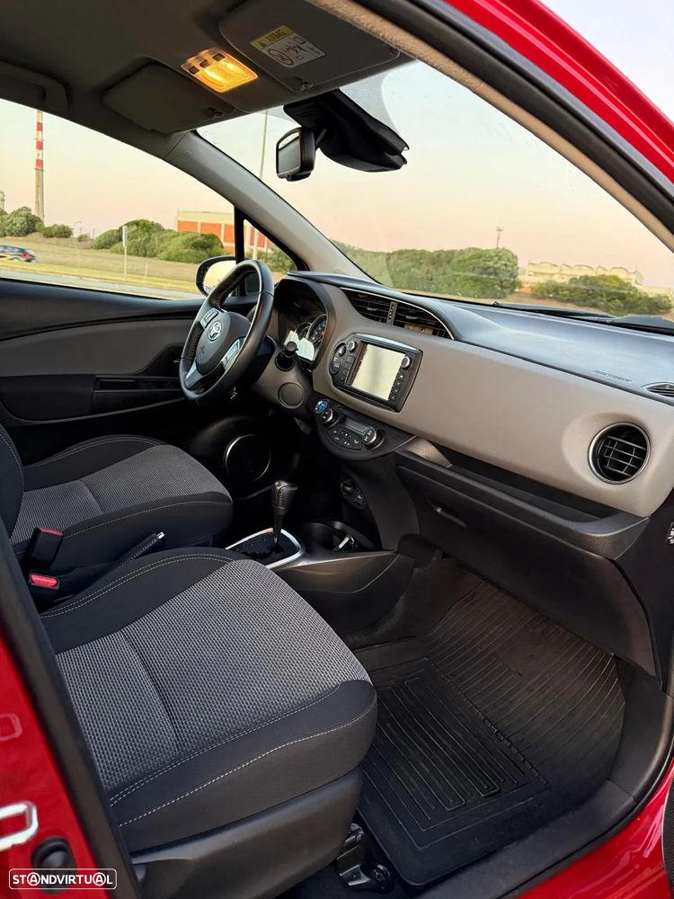 Toyota Yaris 1.5 HSD Exclusive+P.Luxury - 15