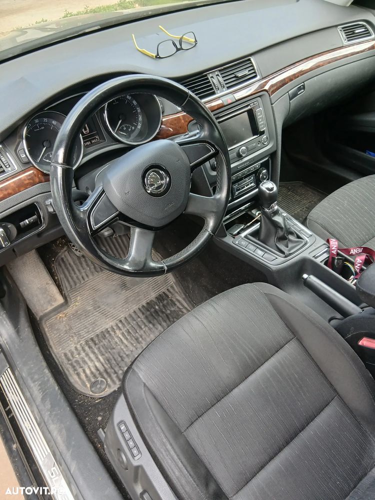 Skoda Superb 2.0 TDI Active - 10