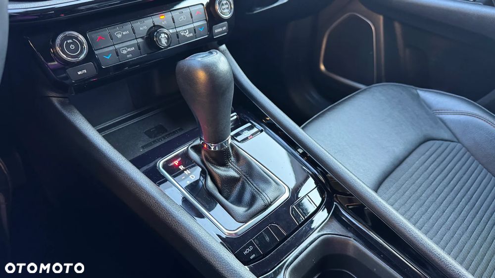 Jeep Compass 1.5 GSE T4 48V e-Hybrid Automatik Night Eagle - 38