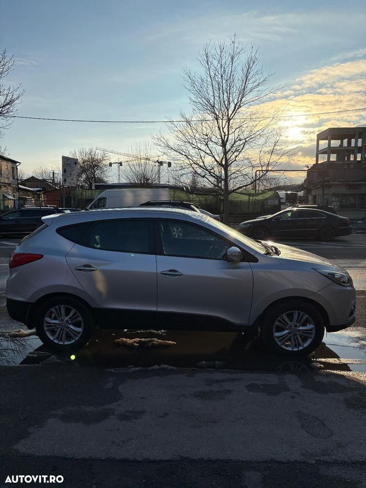 Hyundai ix35 2.0 CRDI 4WD Style Heat - 2