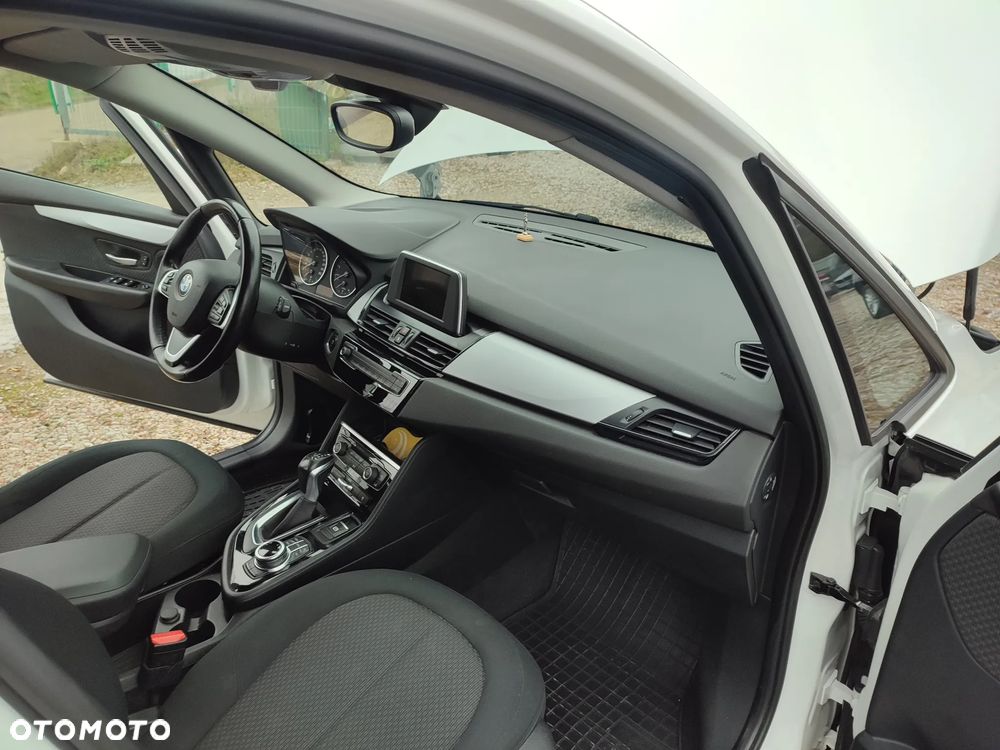 BMW Seria 2 218i - 30