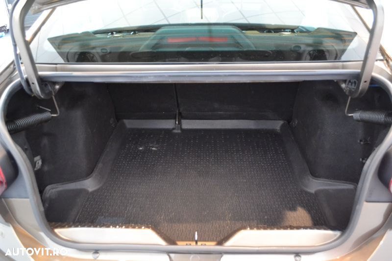 Dacia Logan TCe 90 MT6 Comfort - 9