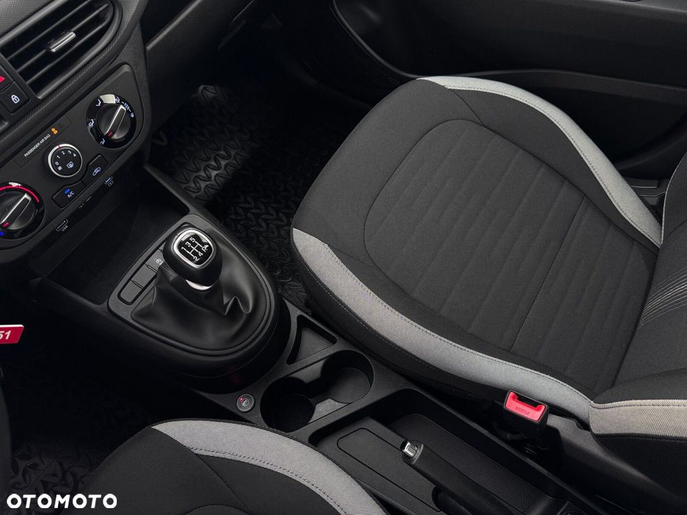 Hyundai i10 - 25
