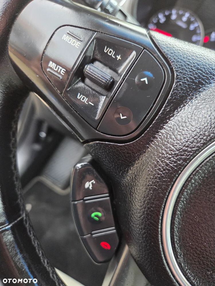 Kia Carens 1.6 GDI Edition 7 - 24