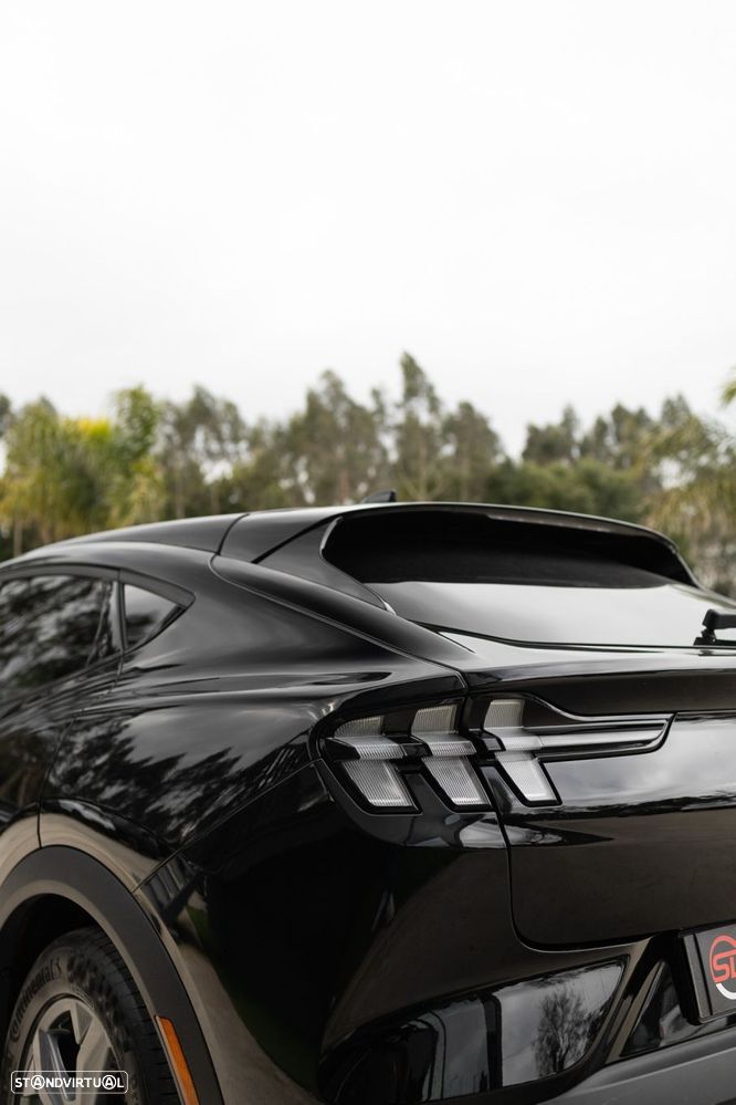 Ford Mustang Mach-E Alargada AWD - 20