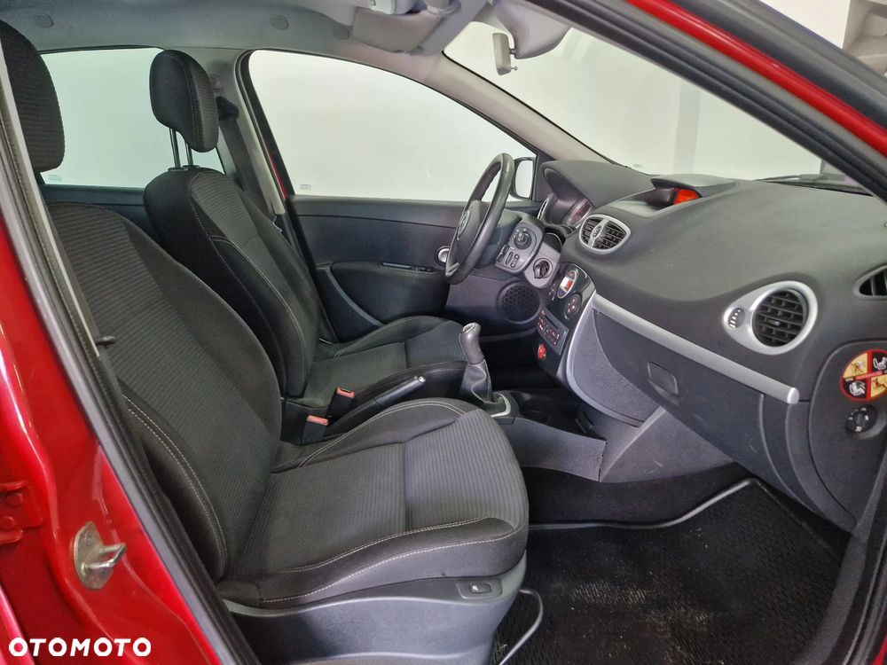 Renault Clio - 20