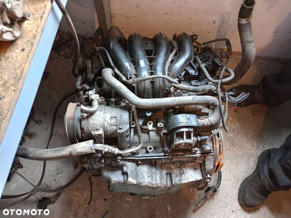 Silnik Mazda 6 FL 2.0 16V uszkodzona część głowicy - 8