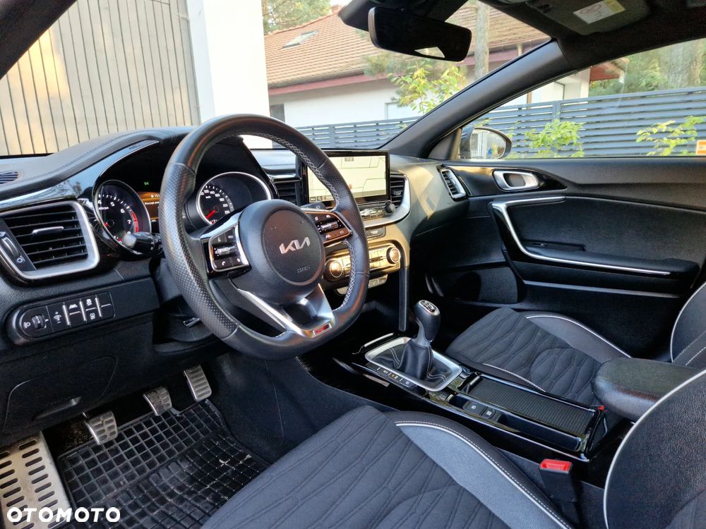 Kia ProCeed 1.5 T-GDI GT Line - 16
