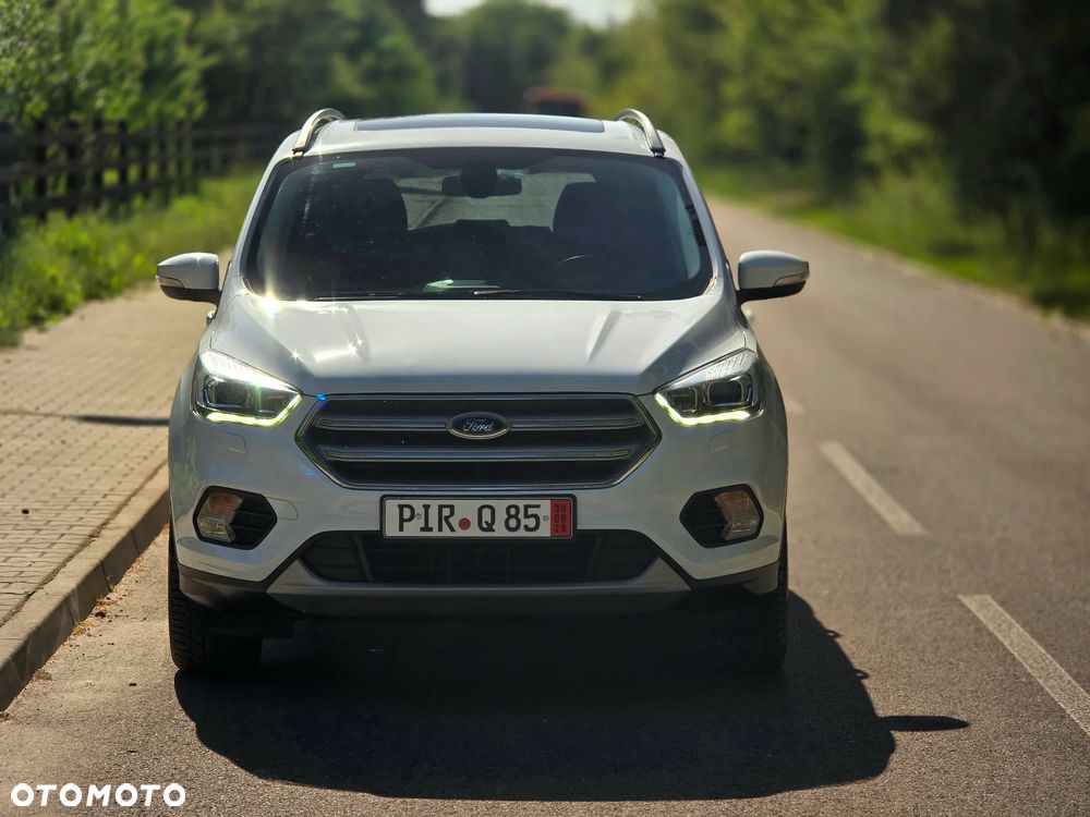 Ford Kuga 1.5 EcoBoost 2x4 Titanium - 11