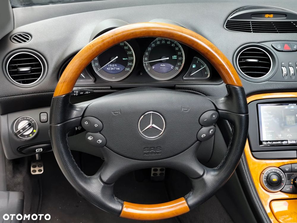 Mercedes-Benz SL - 21