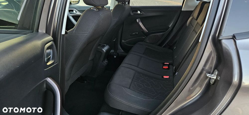 Peugeot 2008 1.6 BlueHDi Allure - 9