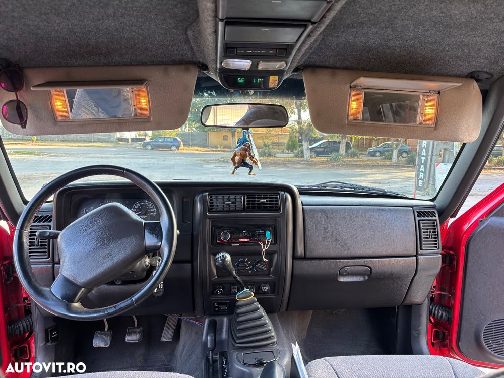 Jeep Cherokee - 9