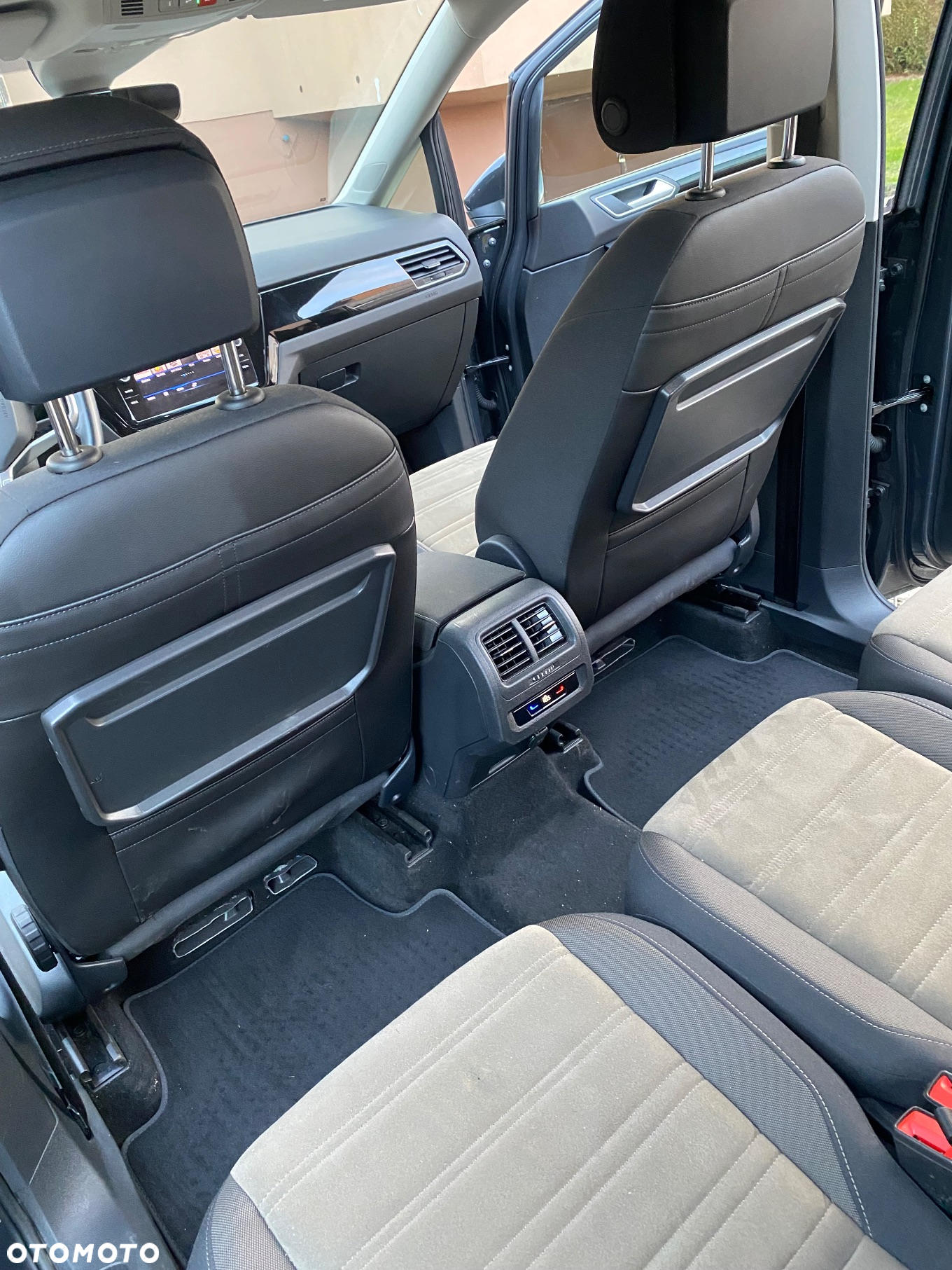 Volkswagen Touran - 9