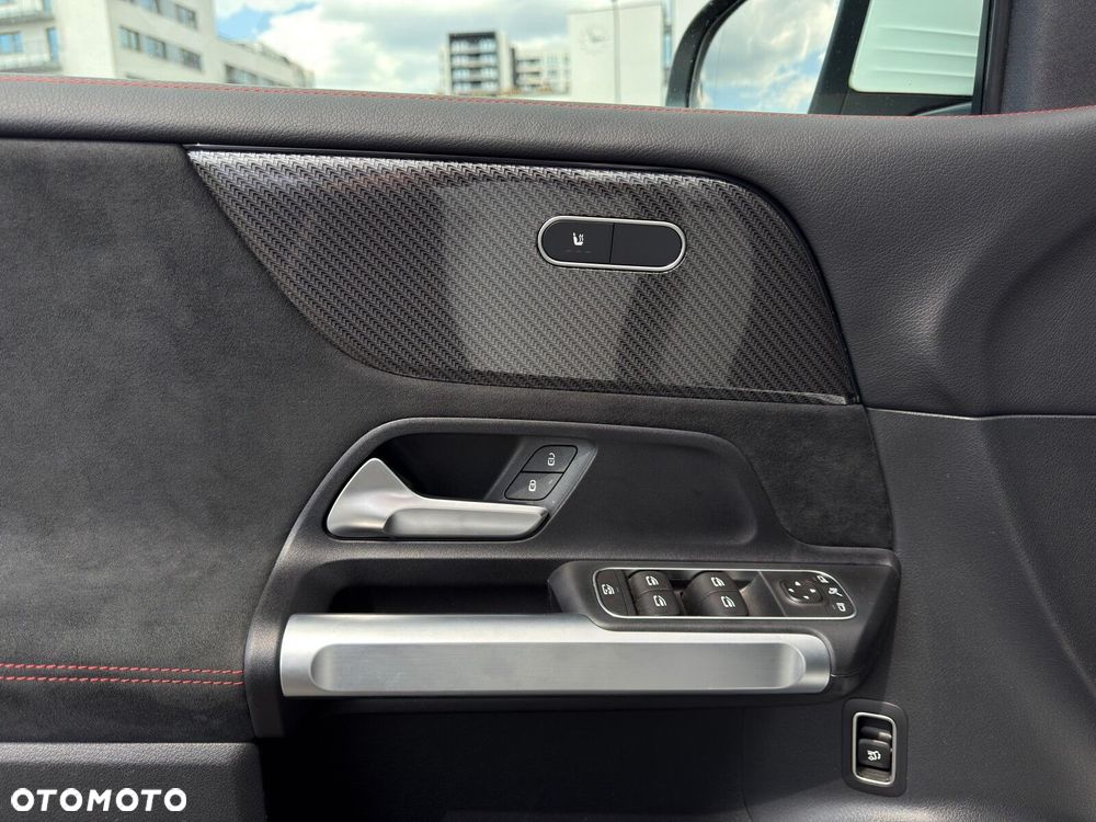 Mercedes-Benz GLB 200 AMG Line 7G-DCT - 14