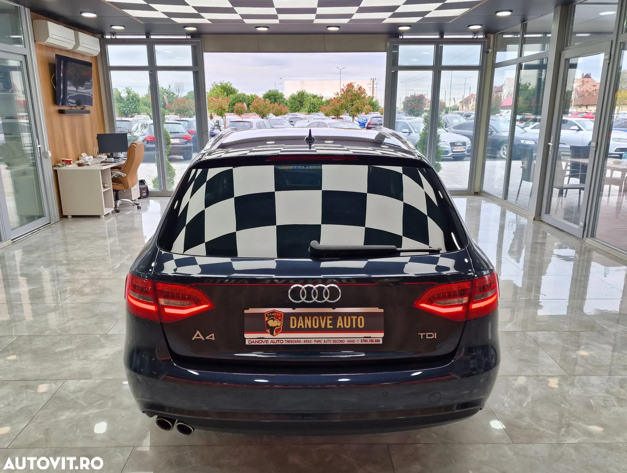 Audi A4 Avant 2.0 TDI - 11