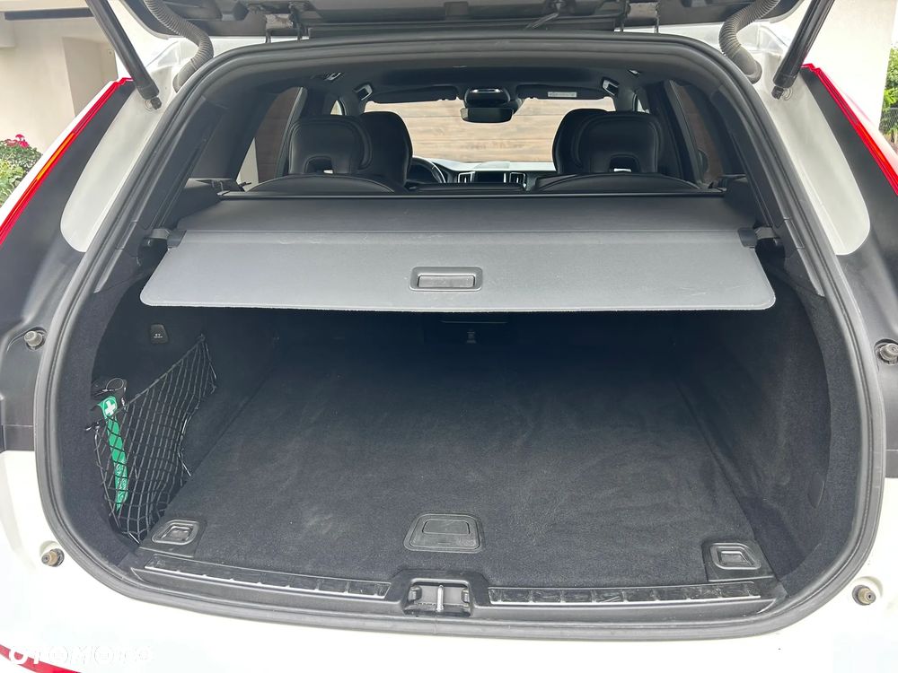 Volvo XC 60 B4 B R-Design - 22
