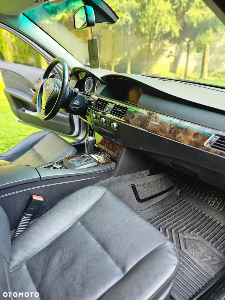BMW Seria 5 530d Touring - 8