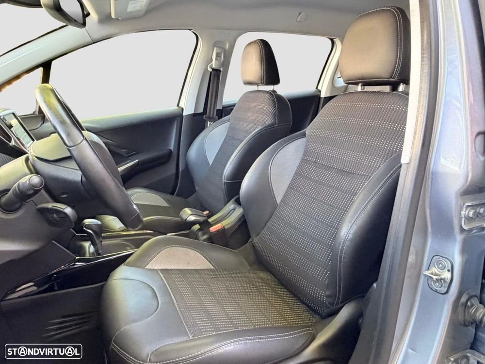 Peugeot 2008 1.2 PureTech Allure EAT6 - 9