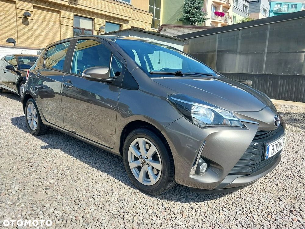 Toyota Yaris 1.5 Premium - 9