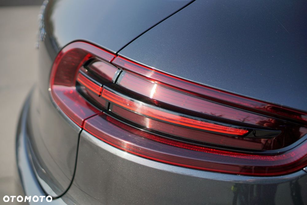 Porsche Macan Turbo - 10