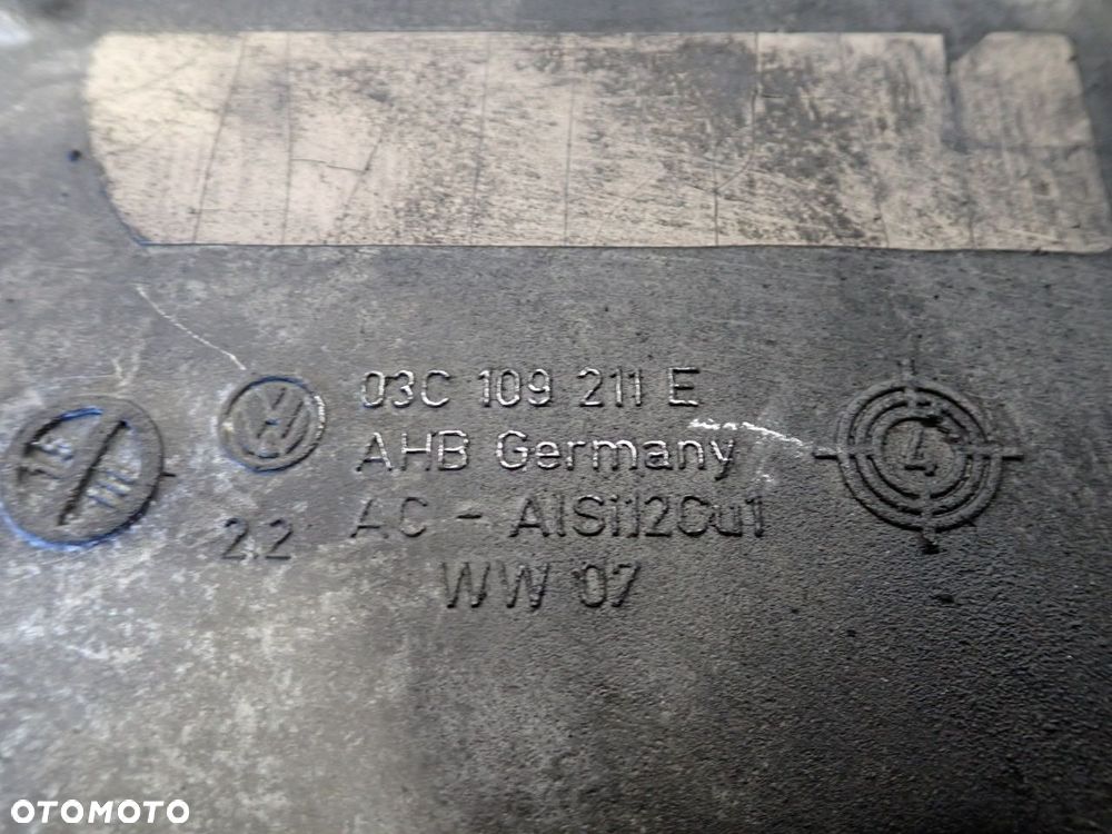 OBUDOWA ROZRZĄDU VOLKSWAGEN TOURAN I 03C109211E - 7