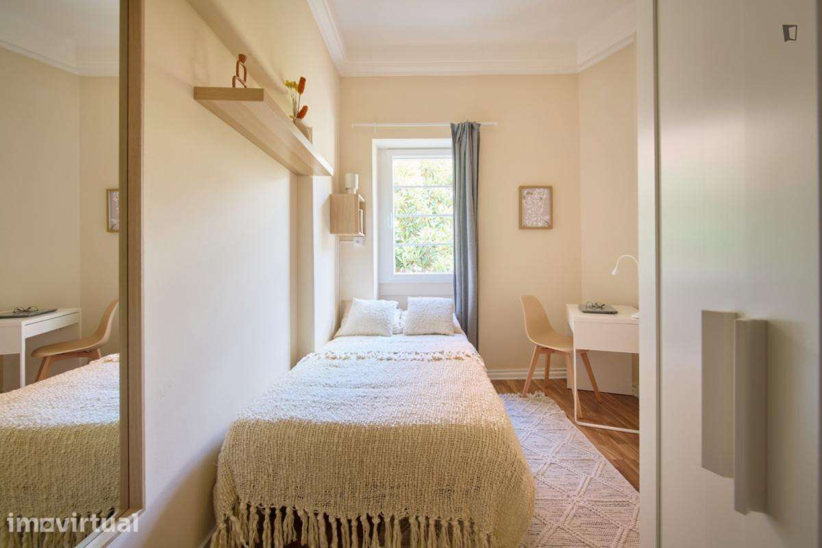 Quarto - localizado em Alameda Lisbon - Grande imagem: 2/47