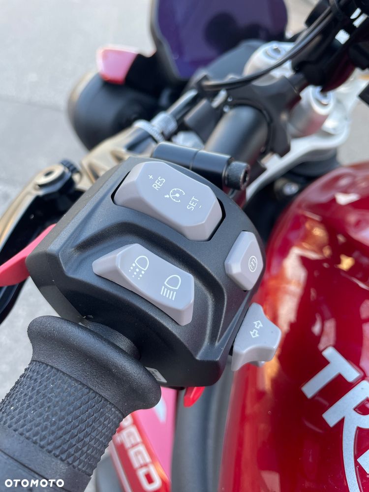 Triumph Speed Triple - 12