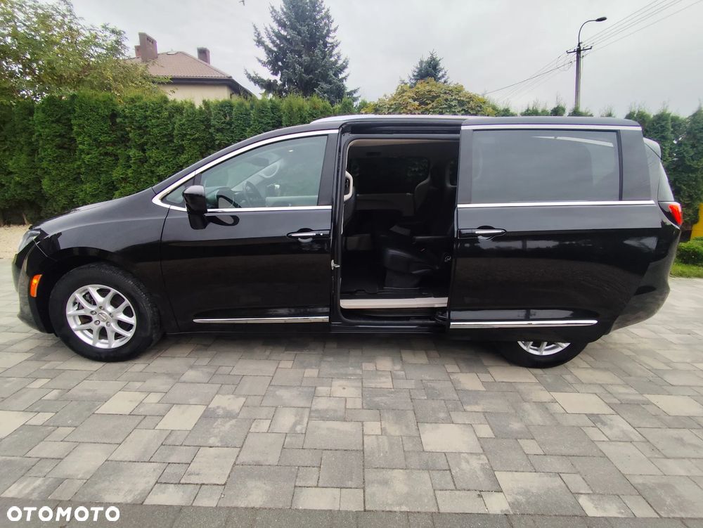 Chrysler Pacifica - 20