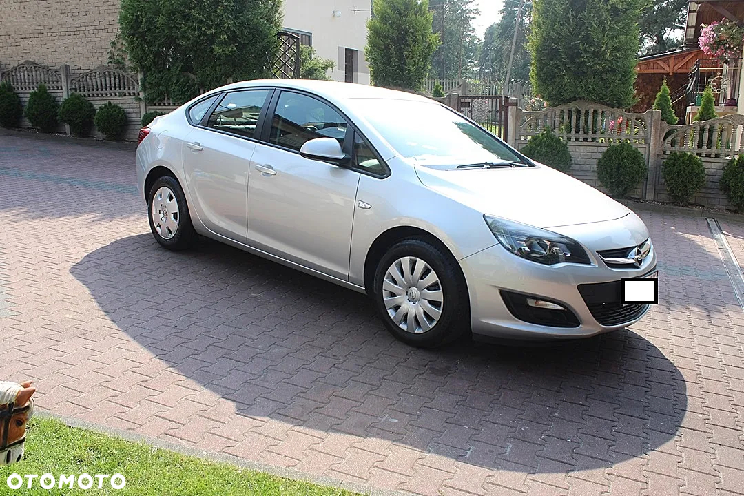 Opel Astra IV 1.6 Cosmo - 2