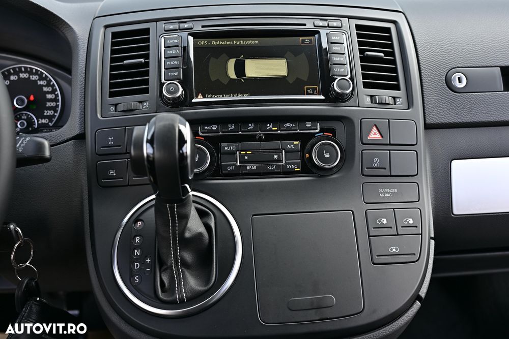 Volkswagen Multivan - 22