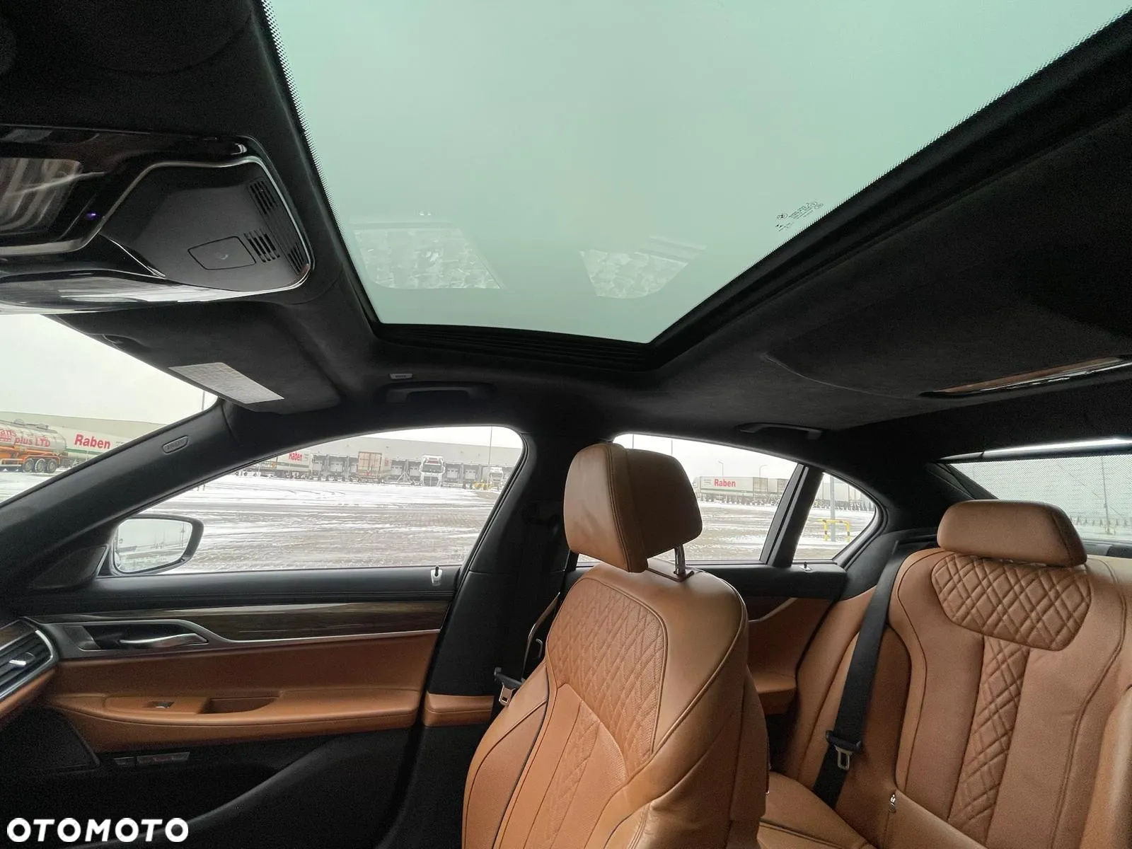 BMW Seria 7 750i xDrive - 28