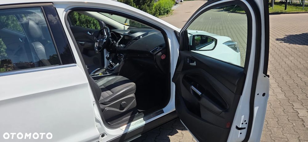 Ford Kuga 1.5 EcoBoost 2x4 Titanium - 28