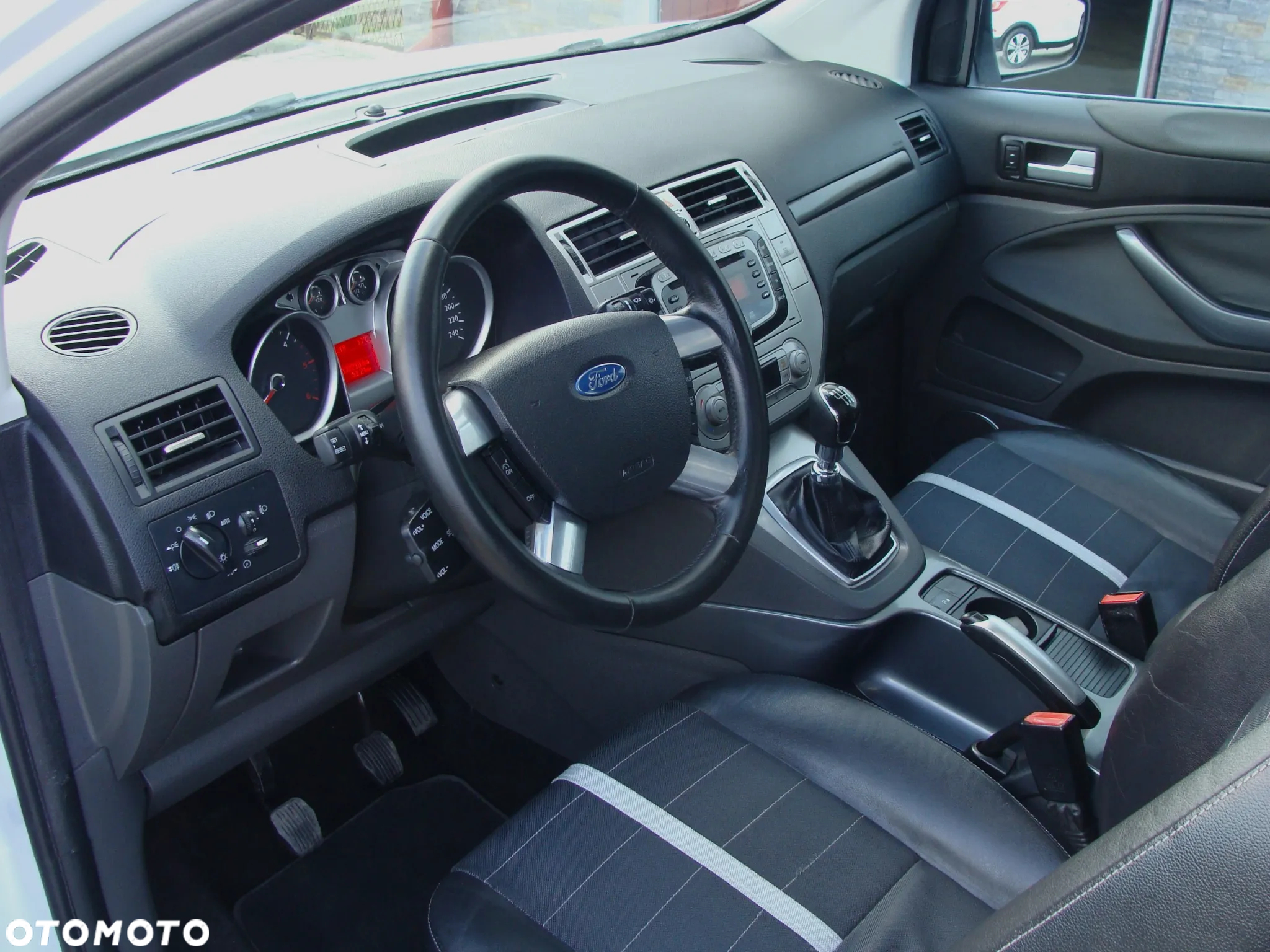 Ford Kuga 2.0 TDCi 4x4 Titanium - 7